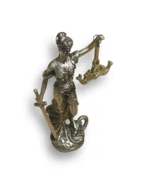 temida-figurka-dikom-bogini-sprawiedliwosci-19cm-z-zywicy-na-prezent-m