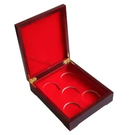 czerwone-etui-na-monety-kolekcjonerskie-dikom-45mm-old-money-vintage-drewno