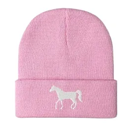 czapka-jesienna-zimowa-rozowa-czapka-na-zime-unisex-damska-z-koniem