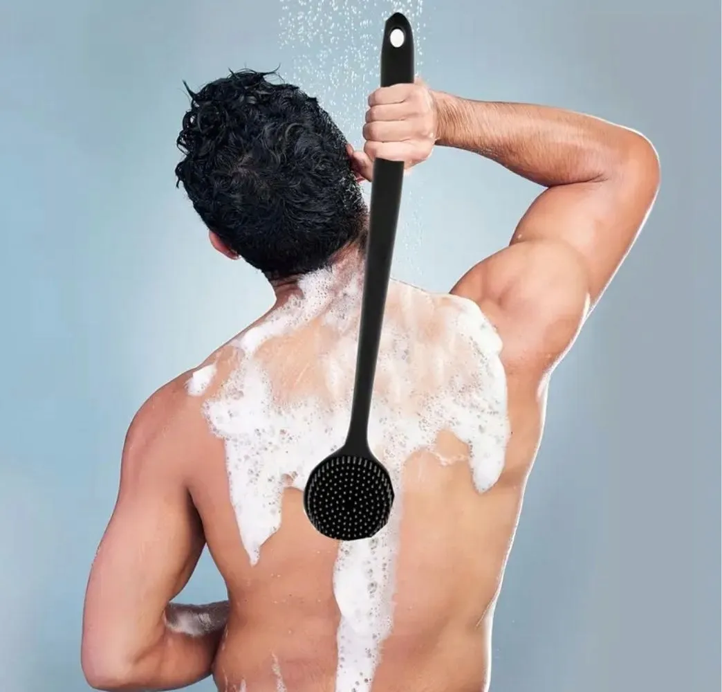 ergonomiczna-silikonowa-szczotka-do-mycia-plecow-z-dluga-raczka-masaz