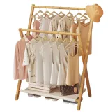 wieszak-stojacy-dikom-bambusowy-boho-na-ubrania-z-materialowa-polka-na-buty