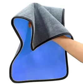 recznik-do-samochodu-z-mikrofibry-do-mycia-suszenia-szybkoschnacy-30x30cm