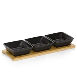 zestaw-3-kwadratowych-porcelanowych-miseczek-na-bambusowej-podkladce-335x
