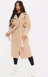 bezowy-plaszcz-z-paskiem-prettylittlething-s