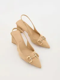 bezowe-czolenka-z-klamra-reserved-36