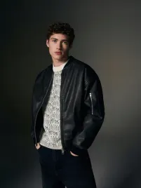 czarna-kurtka-z-imitacji-skory-reserved-s