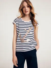 bialy-t-shirt-w-niebieskie-paski-z-nadrukiem-reserved-xs