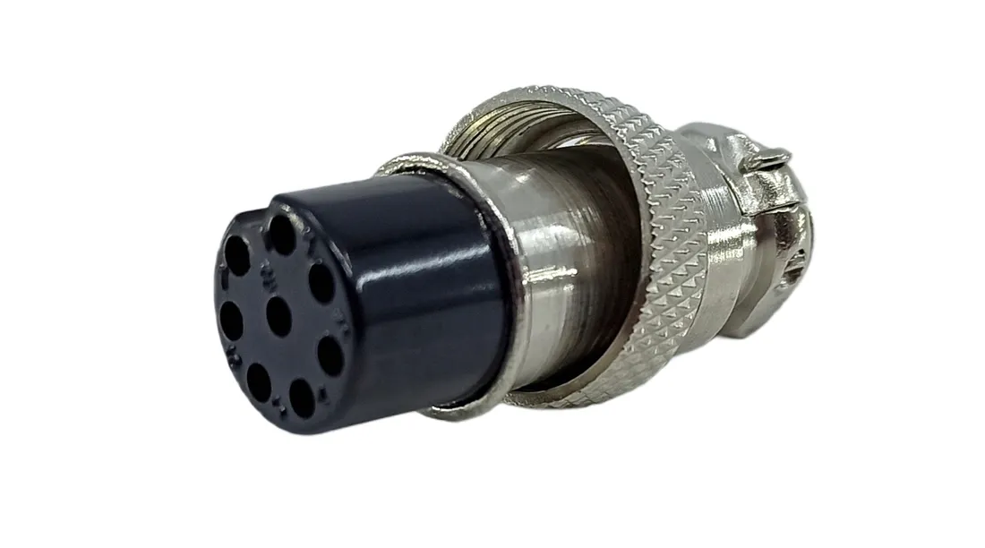 wtyk-mikrofonowy-8-pin-prosty