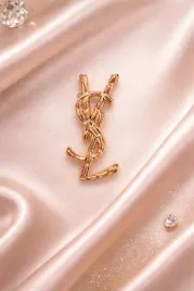 broszka-3-esencja-luksusu-i-ponadczasowej-elegancji