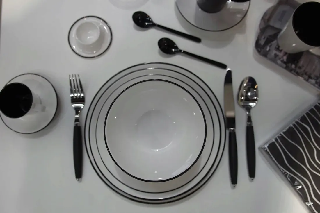 kubek-linea-black-melamina-gimex-stan-nowy
