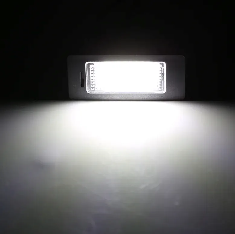 lampki-led-rejestracji-bmw-e90-e91-e60-e61-e39-x5-stan-nowy