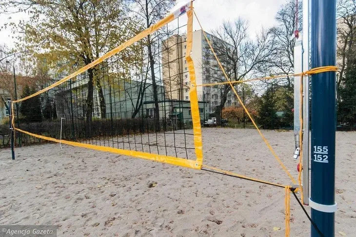 siatka-do-siatkowki-plazowej-antenki-meczowa-czerw-wysokosc-oczka-10-cm