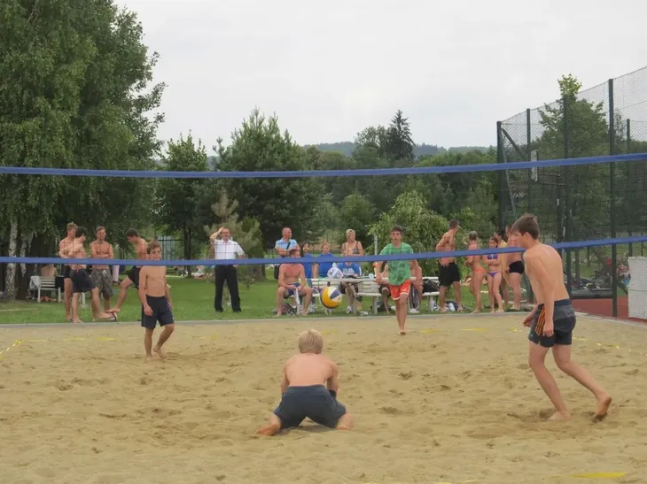 siatka-do-siatkowki-plazowej-antenki-meczowa-czerw-stan-nowy-waga-z-opakowaniem-5-kg