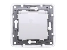 legrand-niloe-bialy-gniazdo-bryzgoszczelne-0