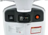 skuter-vespa-roma-bialy-na-akumulator-dla-dzieci-gratisy-stan-opakowania-oryginalne