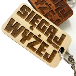 brelok-do-kluczy-siegaj-wyzej-drewniany-breloczek