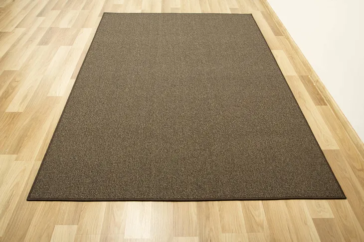 dywan-petelkowy-praktyczny-trwaly-do-biura-jadalni-pokoju-maxima-150x200-cm-kolor-odcienie-brazowego-bezowy