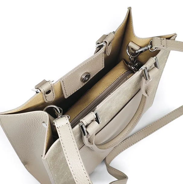 torebka-kuferek-bezowa-kolor-okuc-srebrny