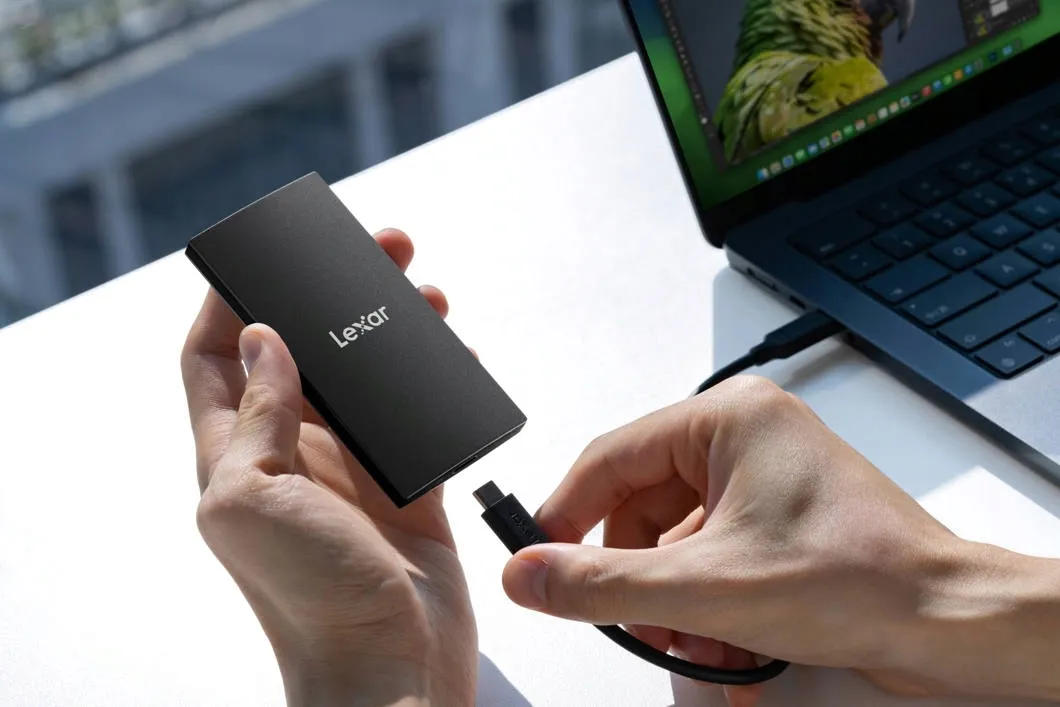 dysk-lexar-sl300-1tb-ssd-czarny-stan-powystawowy