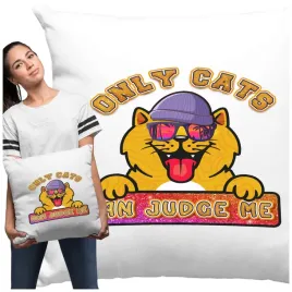 poduszka-only-cats-can-judge-me-prezent