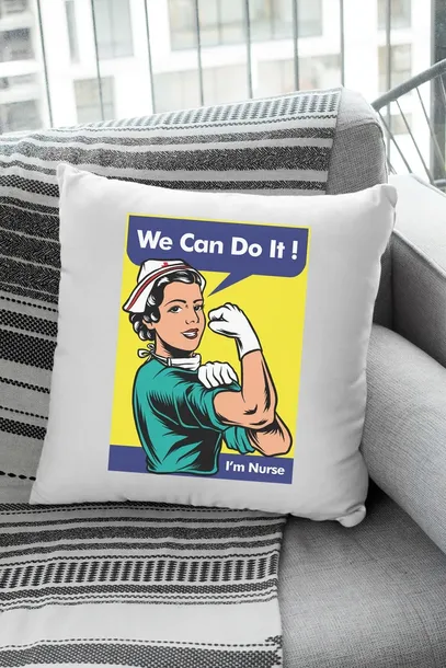 poduszka-we-can-do-it-super-poduszka-na-prezent-dlugosc-poduszki-40-cm