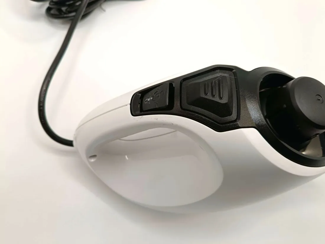 parownica-myjka-parowa-karcher-sc-1-elektryczna-1200w-02l-1-516-400-0