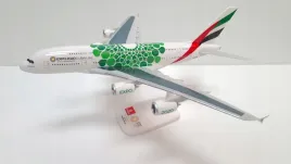 model-samolotu-airbus-a380-800-emirates-zielony-1-250