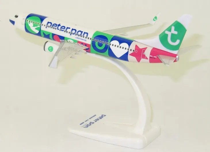 model-boeing-b737-800-transavia-peter-pan-1-200-stan-nowy