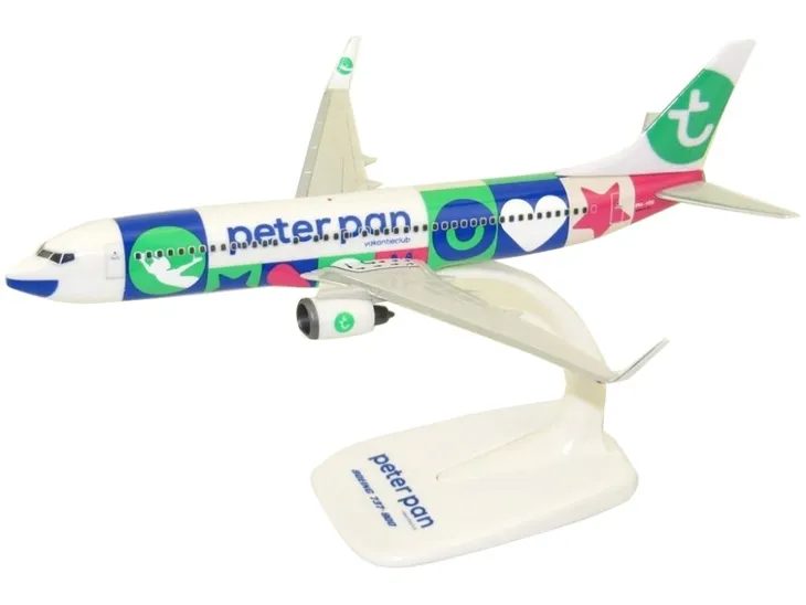 model-boeing-b737-800-transavia-peter-pan-1-200-stan-nowy