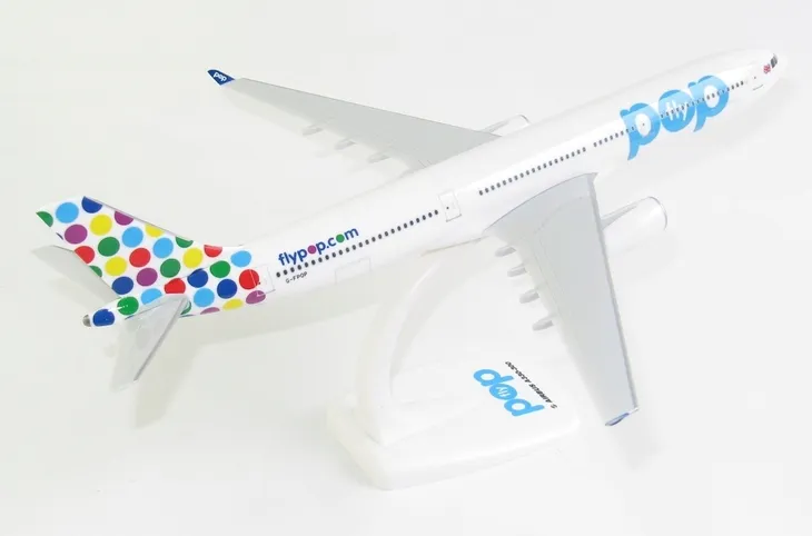 model-samolotu-airbus-a330-300-flypop-1-200-stan-nowy
