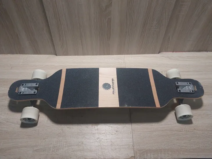 deskorolka-rollercoaster-longboard-drop-through-wzor-paski