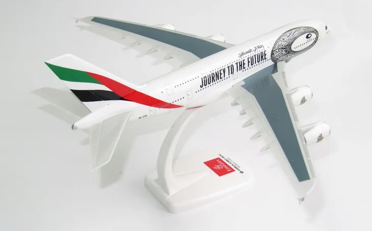 model-airbus-a380-emirates-1-250-journey-future-stan-nowy
