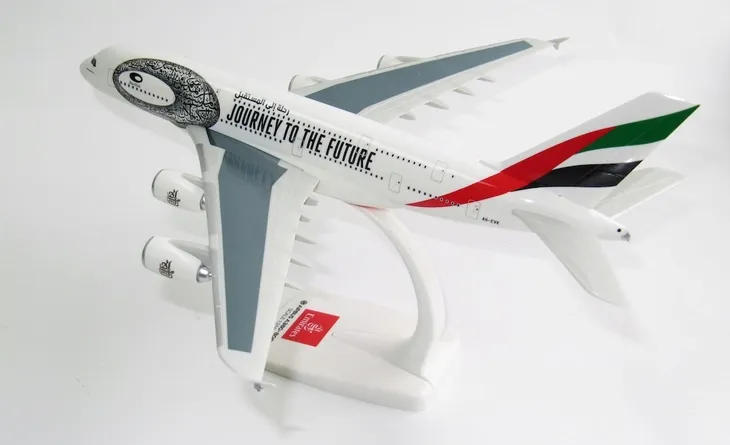 model-airbus-a380-emirates-1-250-journey-future-stan-nowy