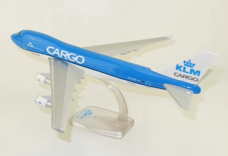 model-samolotu-boeing-b747-400-klm-cargo-1-250-stan-nowy