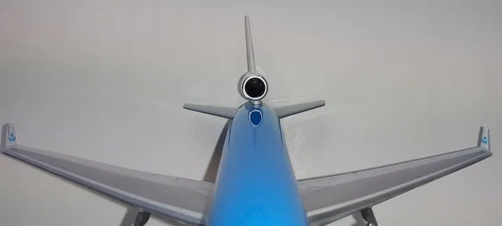 model-samolotu-mcdonnell-douglas-md11-klm-1-200-ph-kcd-stan-nowy