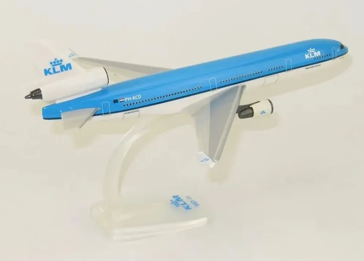 model-samolotu-mcdonnell-douglas-md11-klm-1-200-ph-kcd-stan-nowy