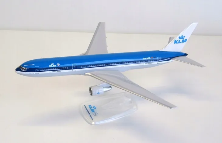 model-samolotu-boeing-767-300-klm-1-200-stan-nowy