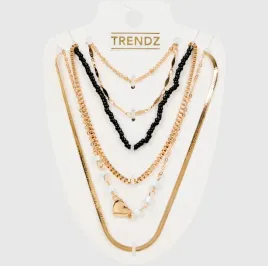 zestaw-6-naszyjnikow