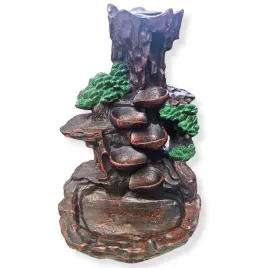 kominek-wodospad-brazowy-z-zielenia-kadzidelka-stozkowe-dymek-plynacy