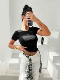 t-shirt-olavoga-movena-czarny