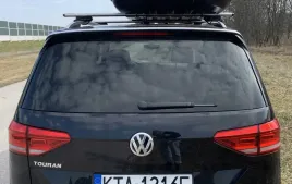 vw-golf-sportsvan-listwa-chrom-tyl-klapa-dach
