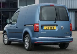 vw-caddy-iv-2020-listwy-chrom-na-klape-bagaznik