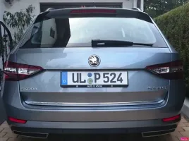 skoda-superb-iii-fl-kombi-2019-listwa-chrom-klapa