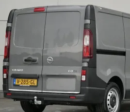 opel-vivaro-listwy-chrom-tyl-na-drzwi-bagaznik