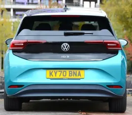 vw-volkswagen-id-3-listwa-chrom-na-klape-tuning