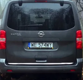 opel-zafira-life-2019-listwa-chrom-na-klape