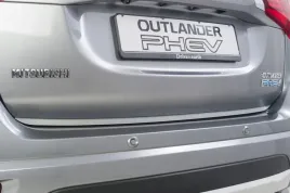 mitsubishi-outlander-iv-4-listwa-chrom-na-klape