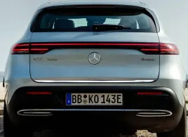 mercedes-benz-eqc-2019-listwa-chrom-na-klape