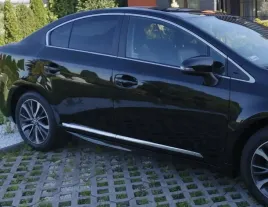 toyota-avensis-t28-listwy-chrom-boczne-bok-drzwi
