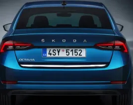 skoda-octavia-iv-sedan-2020-listwa-chrom-na-klape